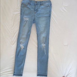 Mid- rise crop skinny jeans
